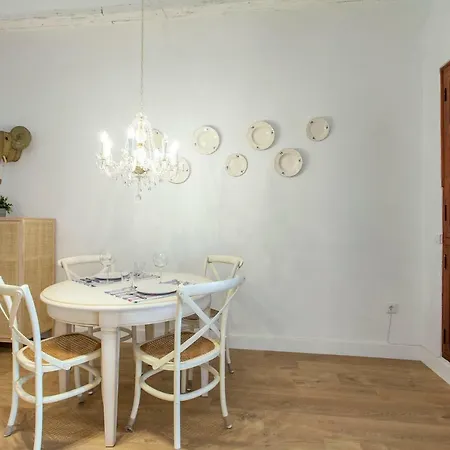 Apartup Rojas Market Apartment